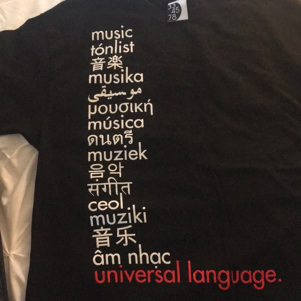 Great condition black tshirt from 33 45 78